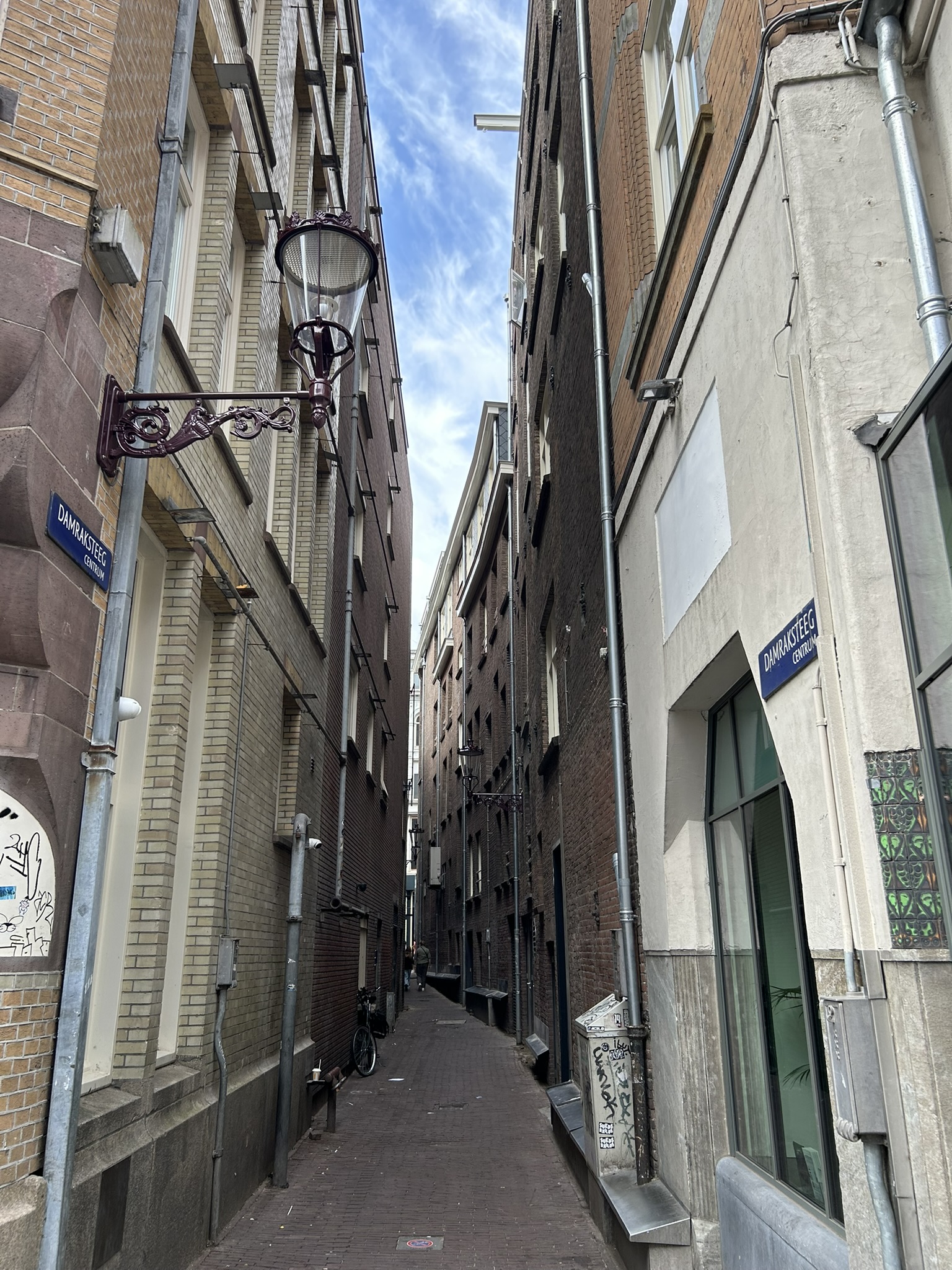 Narrow alley